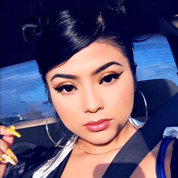 Meet your Posher, Roanda - Picture 2 of 3